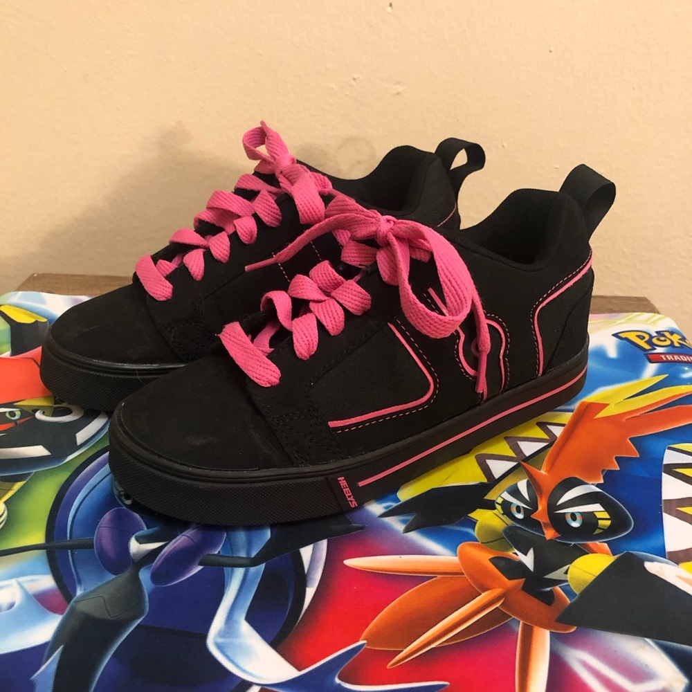 Heelys skate shoes